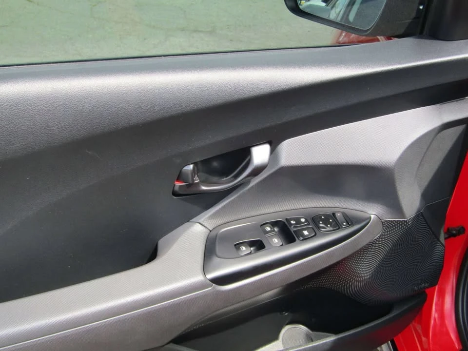 2022 Hyundai Veloster - Image 17 of 20