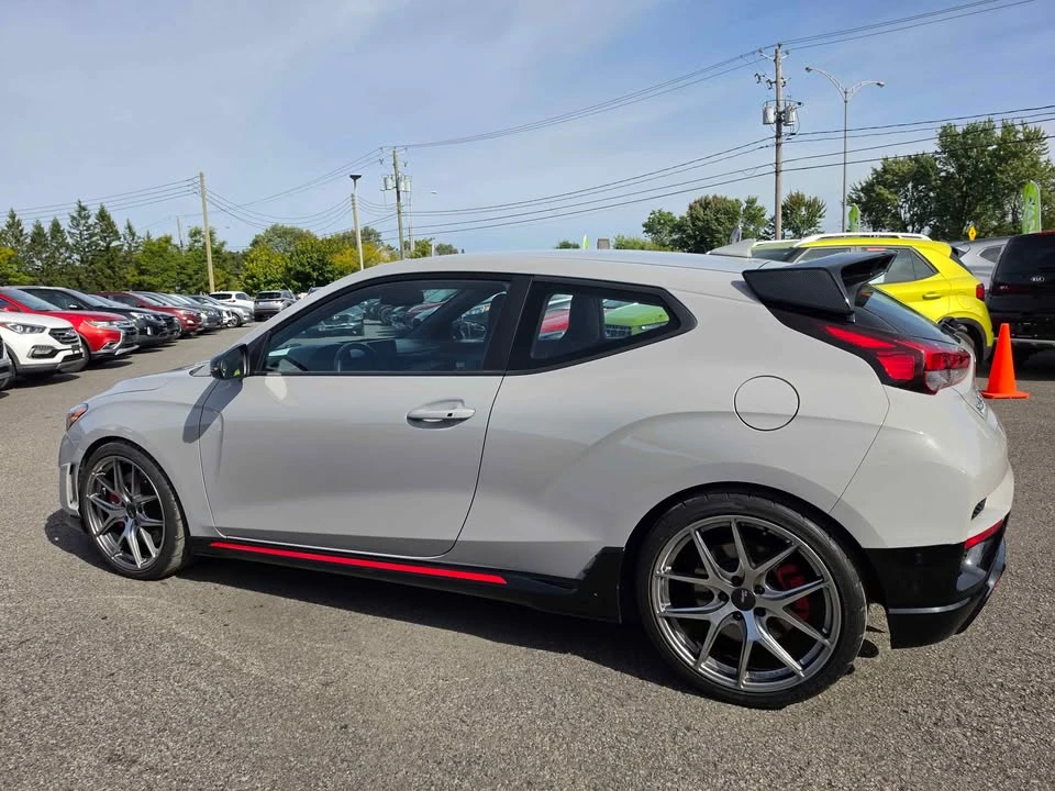2022 Hyundai Veloster - Image 2 of 17