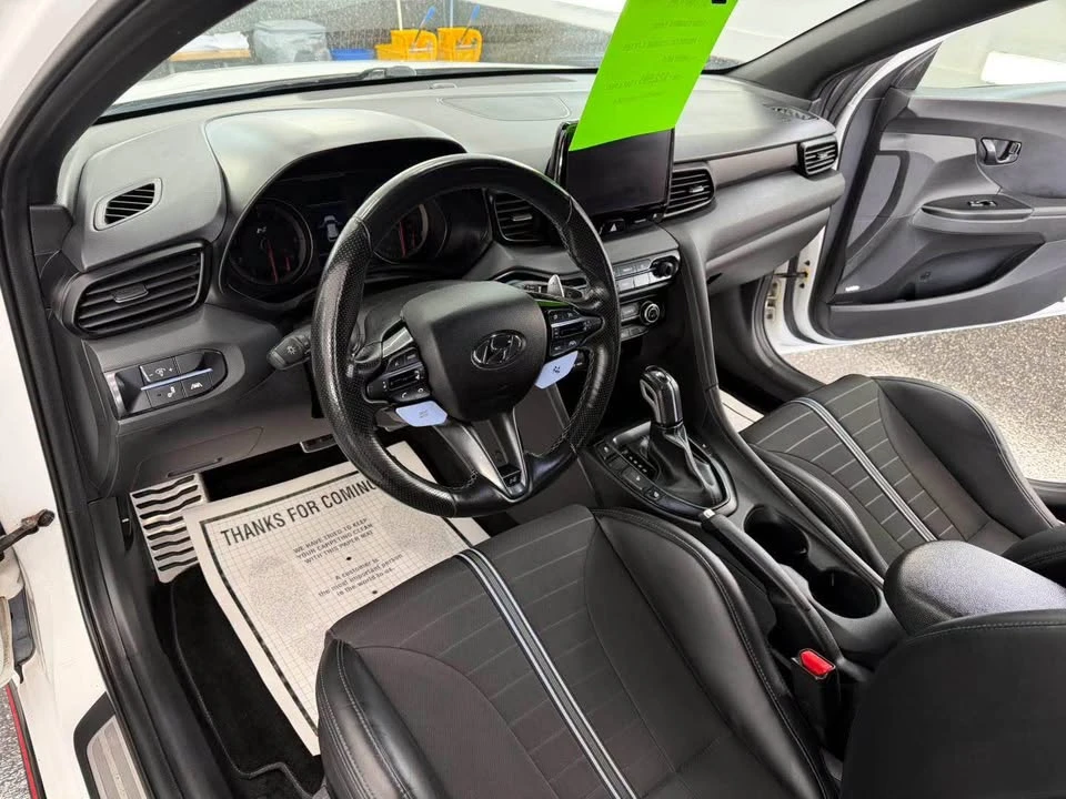 2022 Hyundai Veloster - Image 10 of 14
