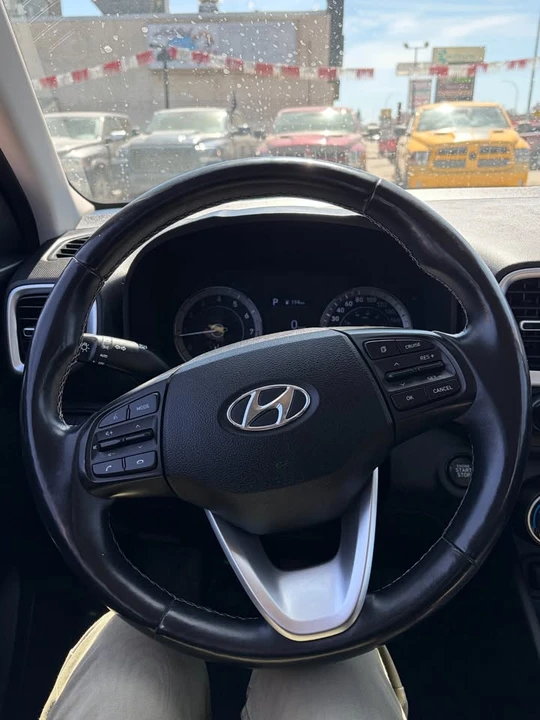 2022 Hyundai Venue - Image 10 of 11