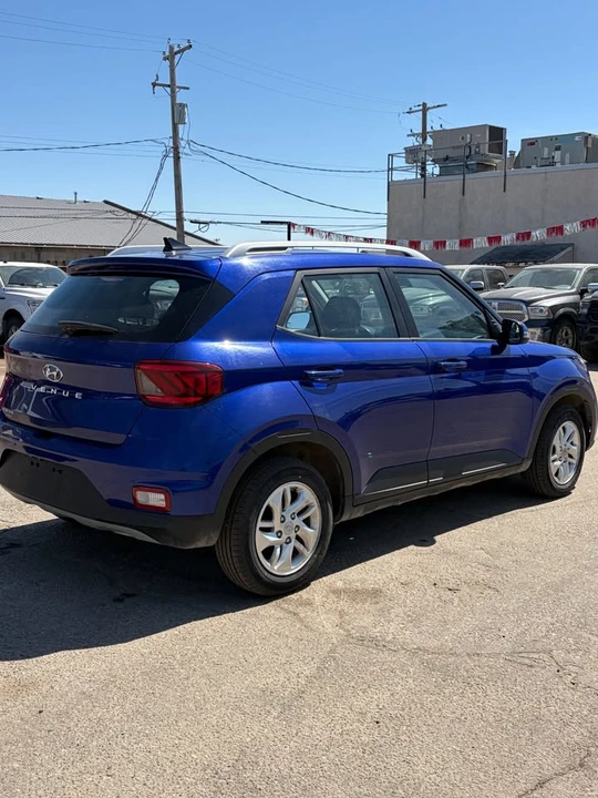 2022 Hyundai Venue - Image 4 of 11
