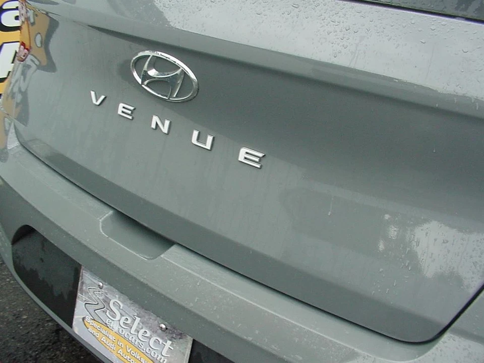 2022 Hyundai Venue - Image 4 of 12