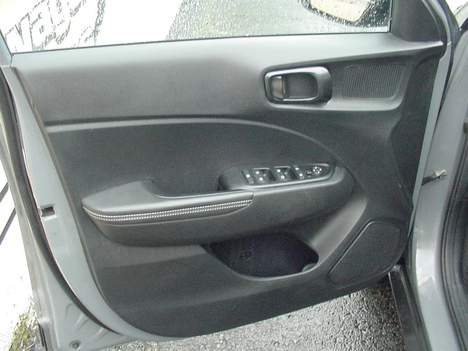 2022 Hyundai Venue - Image 8 of 12