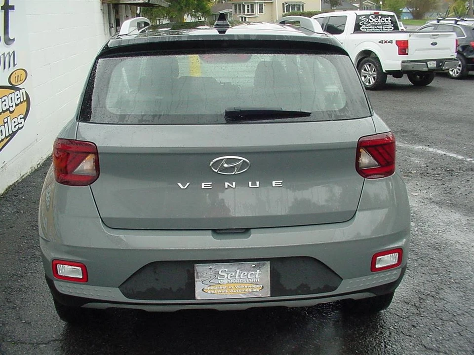 2022 Hyundai Venue - Image 5 of 12