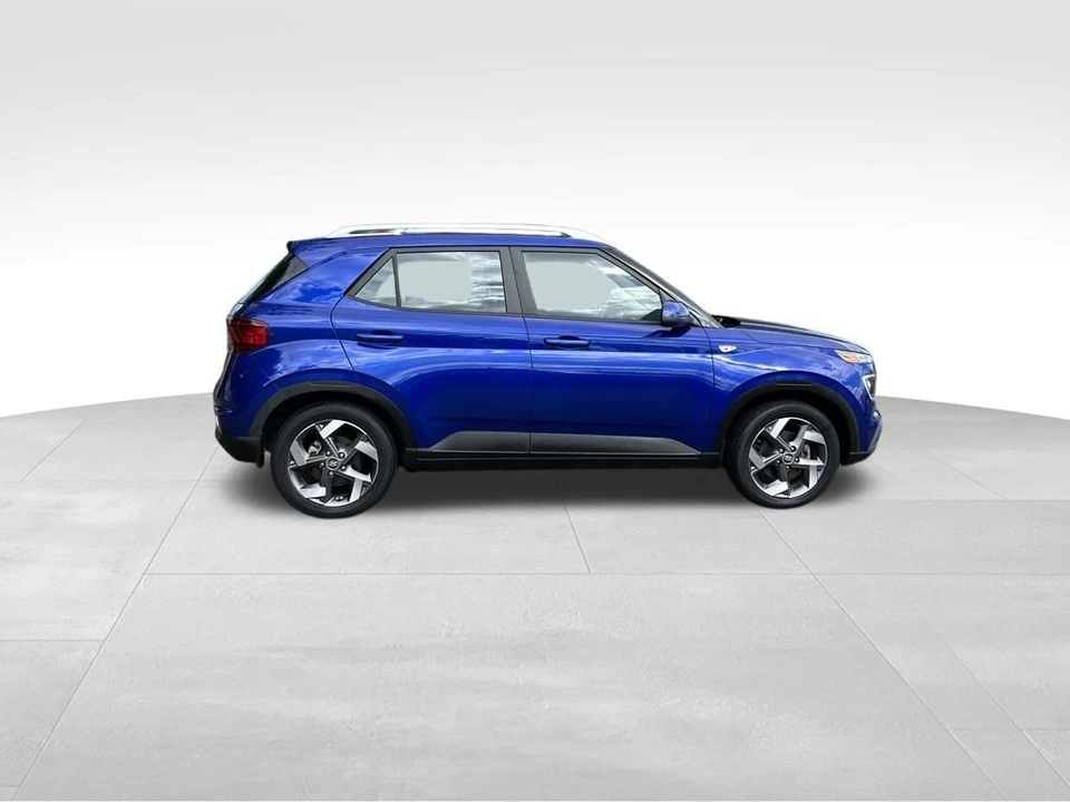 2022 Hyundai Venue - Image 8 of 12