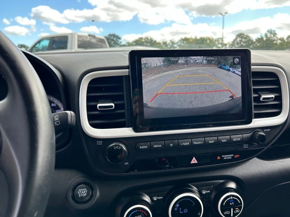 2022 Hyundai Venue - Image 11 of 12