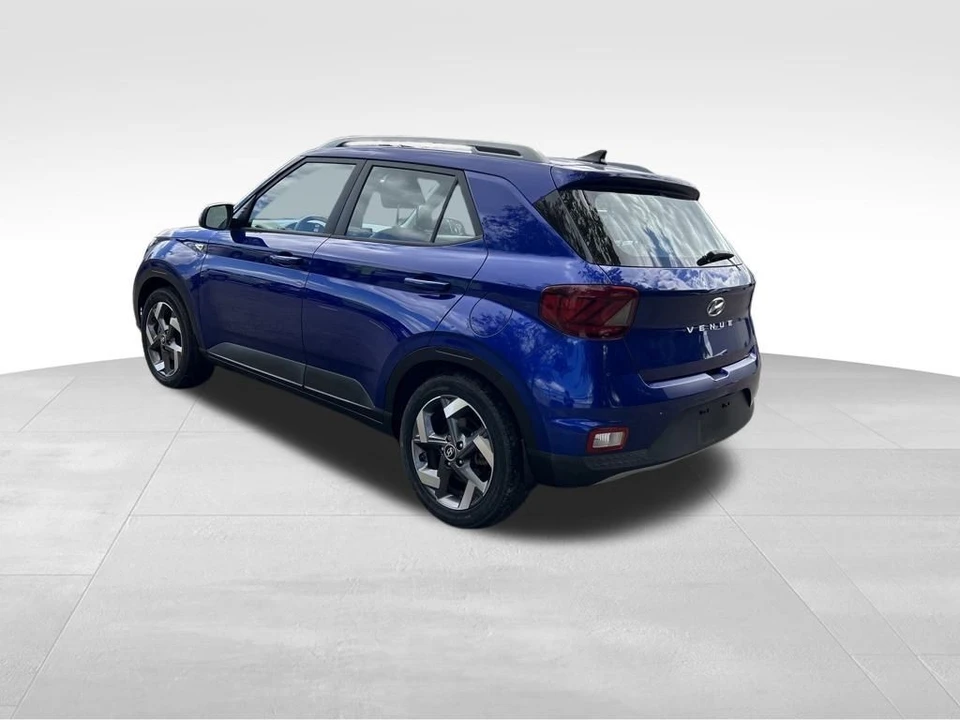 2022 Hyundai Venue - Image 4 of 12
