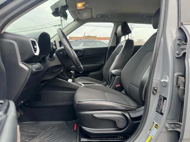 2022 Hyundai Venue - Image 9 of 12