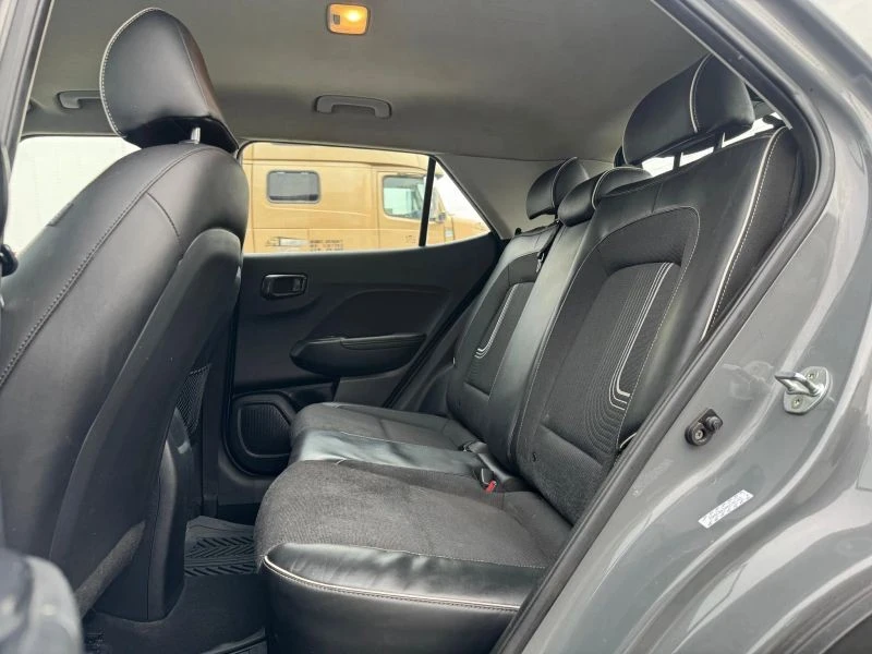 2022 Hyundai Venue - Image 11 of 12