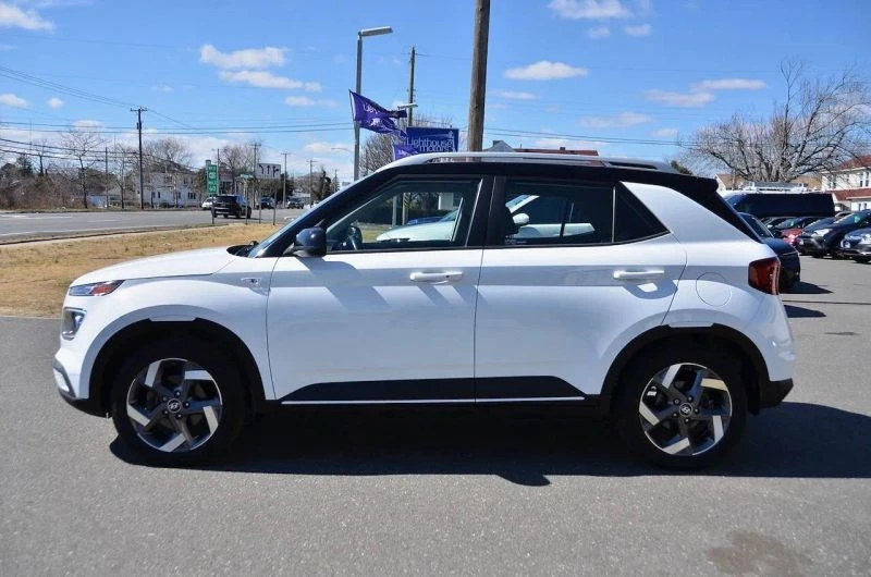 2022 Hyundai Venue - Image 6 of 12