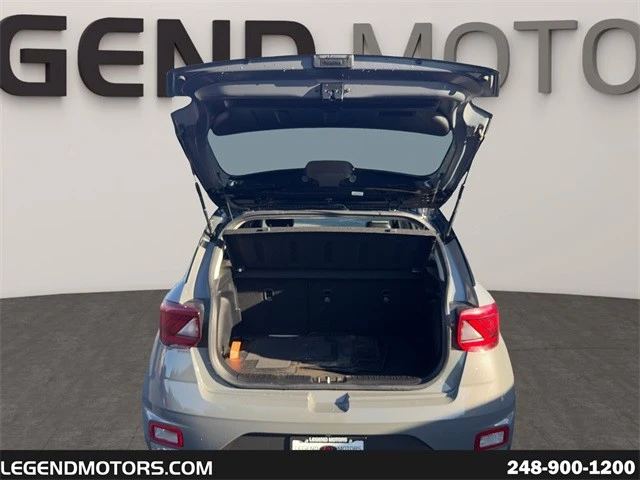 2022 Hyundai Venue - Image 15 of 21