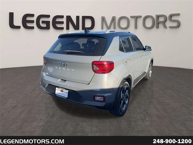 2022 Hyundai Venue - Image 8 of 12