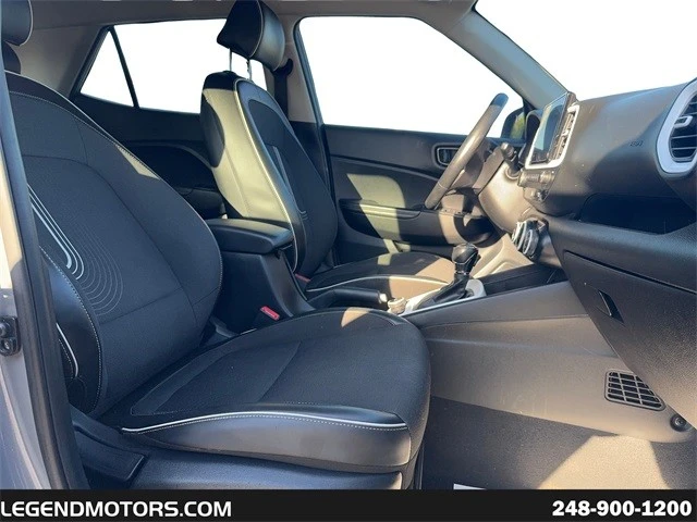 2022 Hyundai Venue - Image 17 of 21
