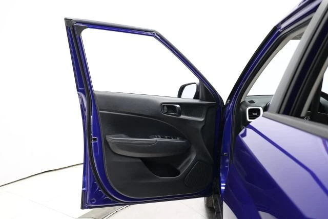 2022 Hyundai Venue - Image 9 of 12