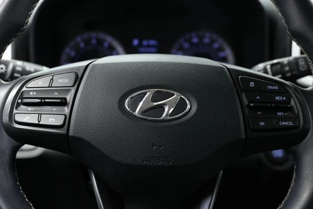 2022 Hyundai Venue - Image 17 of 21