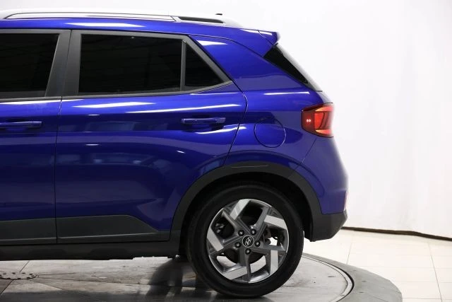 2022 Hyundai Venue - Image 8 of 12