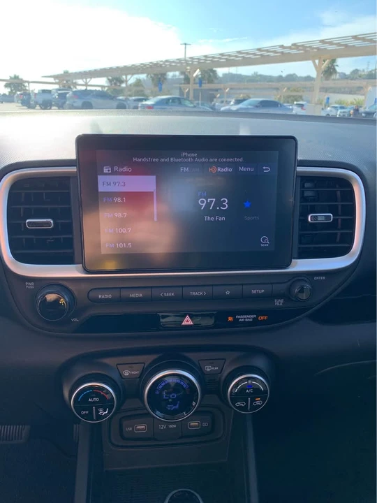 2022 Hyundai Venue - Image 6 of 9