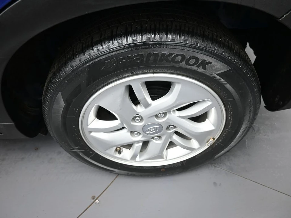 2022 Hyundai Venue - Image 15 of 21