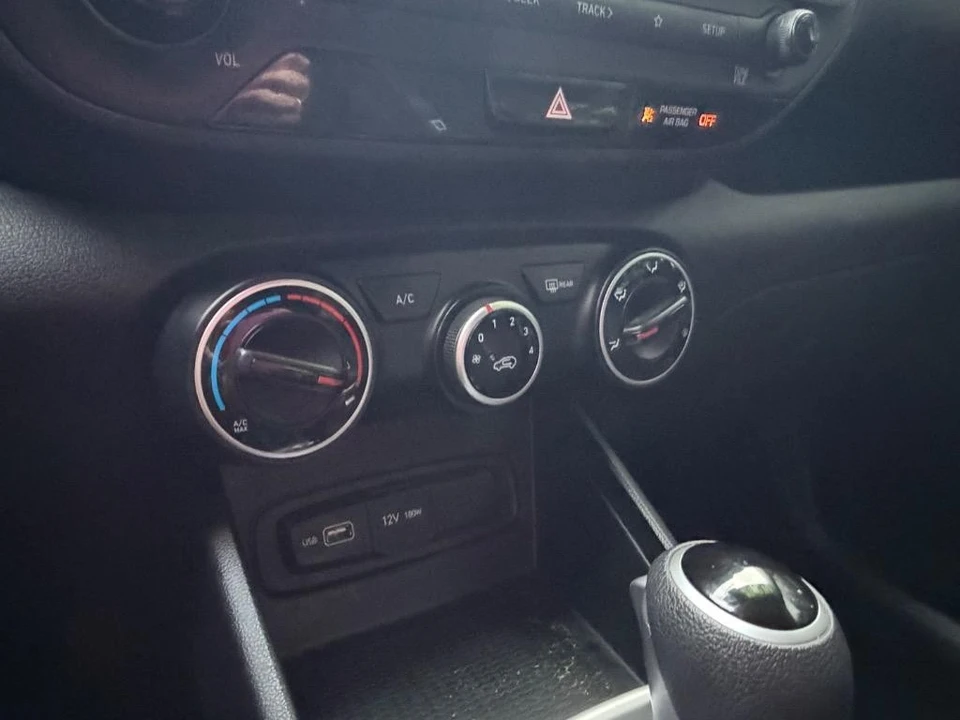 2022 Hyundai Venue - Image 10 of 21