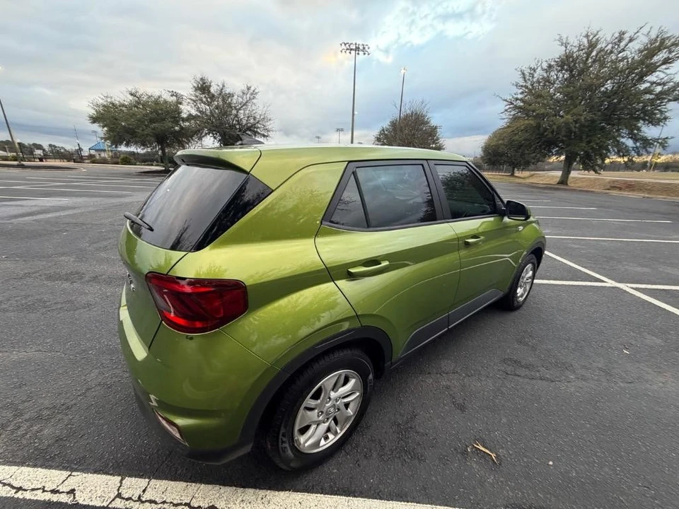 2022 Hyundai Venue - Image 17 of 21