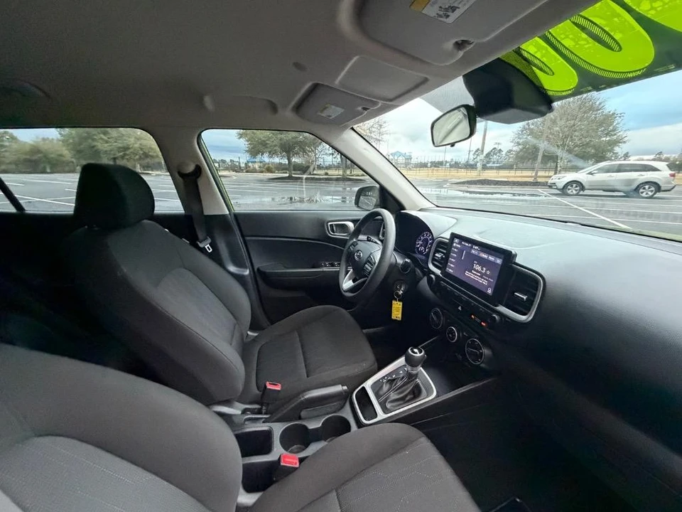 2022 Hyundai Venue - Image 18 of 21