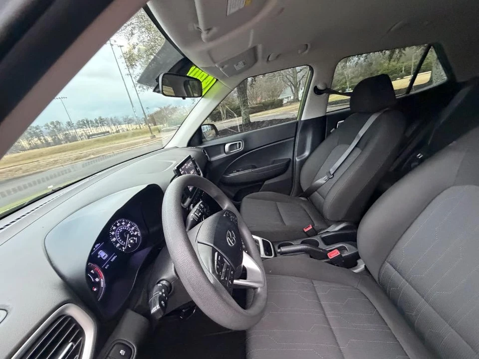 2022 Hyundai Venue - Image 4 of 21