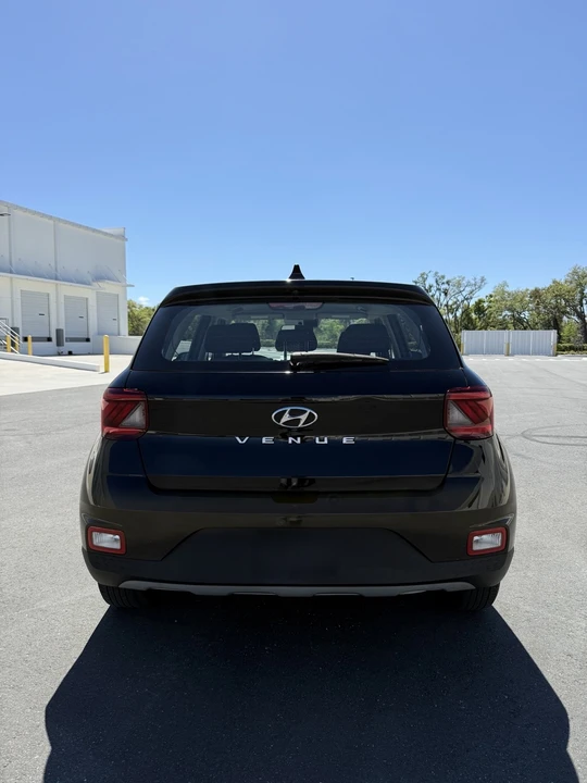 2022 Hyundai Venue - Image 4 of 18