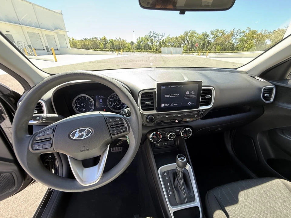 2022 Hyundai Venue - Image 10 of 18