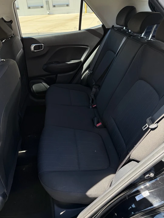 2022 Hyundai Venue - Image 15 of 18