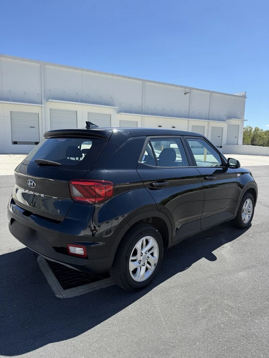 2022 Hyundai Venue - Image 3 of 18
