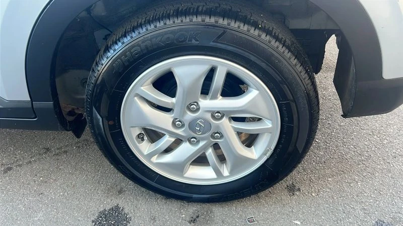 2022 Hyundai Venue - Image 11 of 12