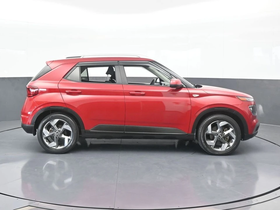 2022 Hyundai Venue - Image 7 of 12