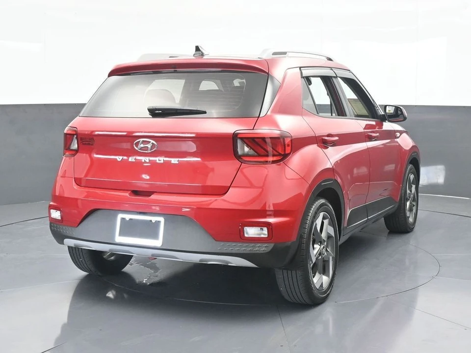 2022 Hyundai Venue - Image 5 of 12