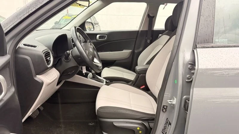 2022 Hyundai Venue - Image 11 of 12