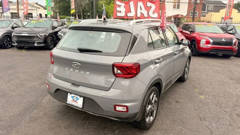 2022 Hyundai Venue - Image 6 of 12