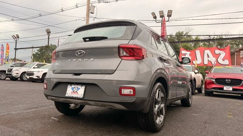 2022 Hyundai Venue - Image 7 of 12