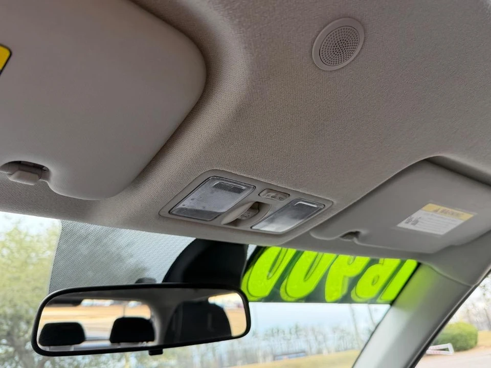 2022 Hyundai Venue - Image 17 of 21