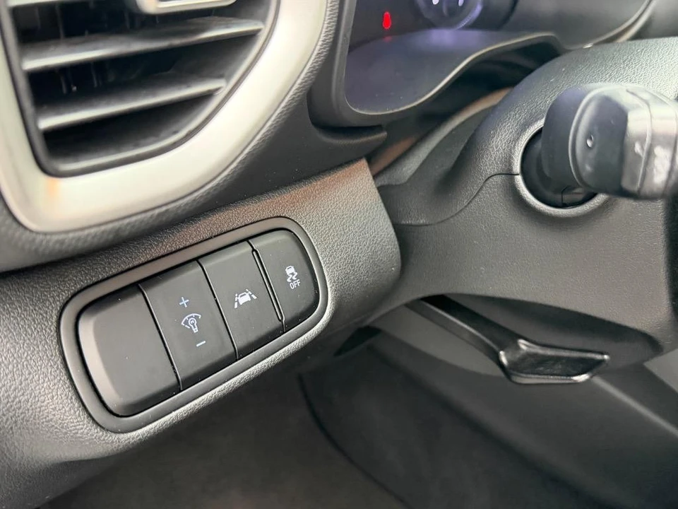 2022 Hyundai Venue - Image 10 of 21