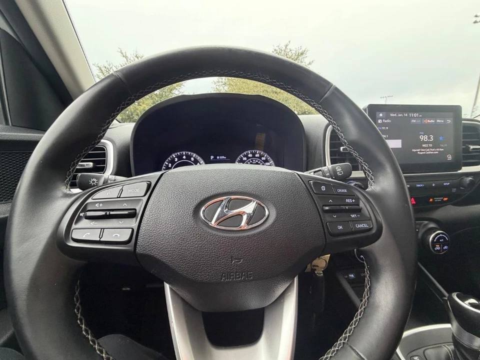 2022 Hyundai Venue - Image 11 of 21