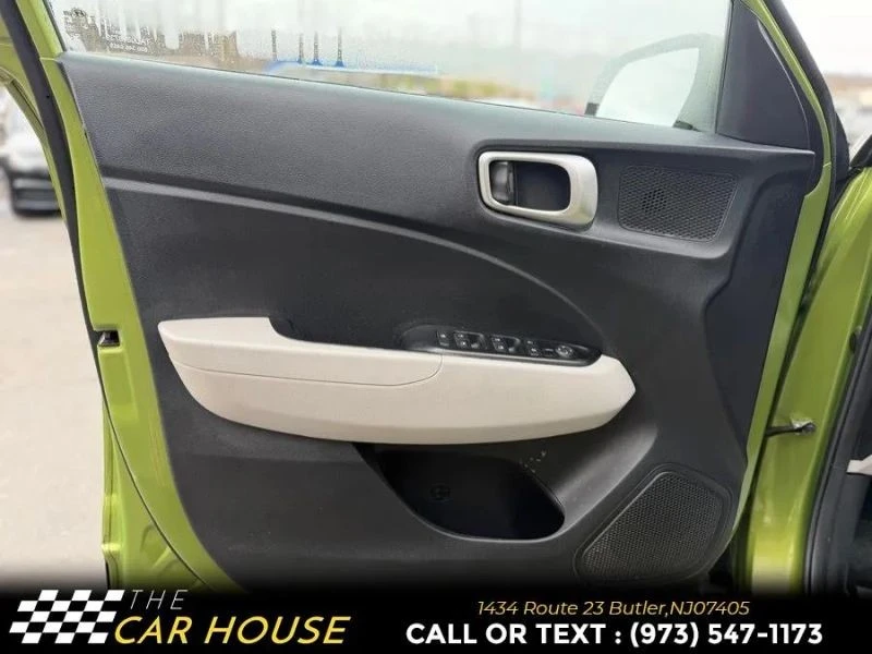 2022 Hyundai Venue - Image 11 of 12