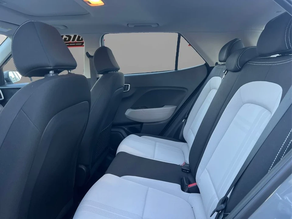 2022 Hyundai Venue - Image 10 of 12