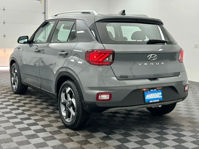 2022 Hyundai Venue - Image 11 of 12