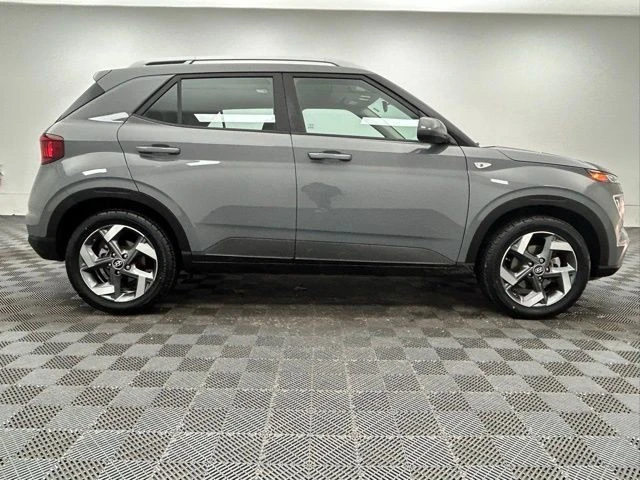 2022 Hyundai Venue - Image 7 of 12