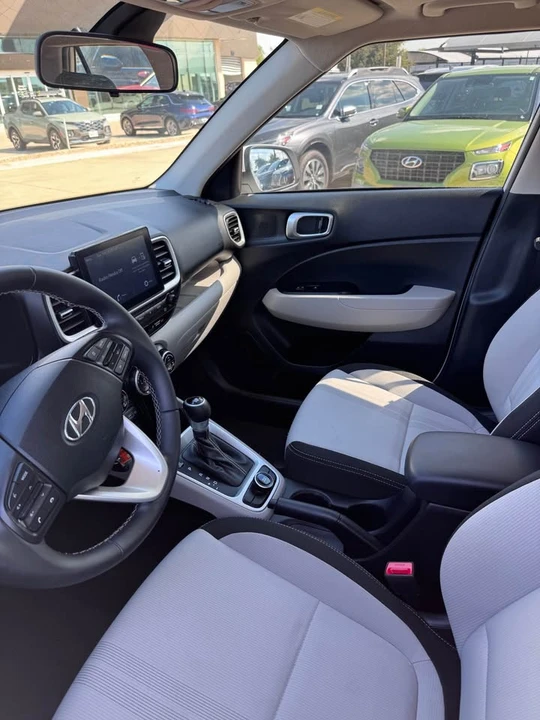 2022 Hyundai Venue - Image 4 of 5