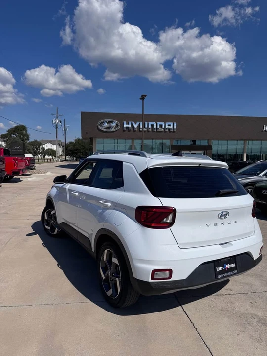2022 Hyundai Venue - Image 2 of 5