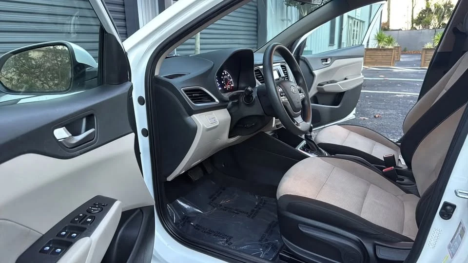 2022 Hyundai Accent - Image 9 of 20