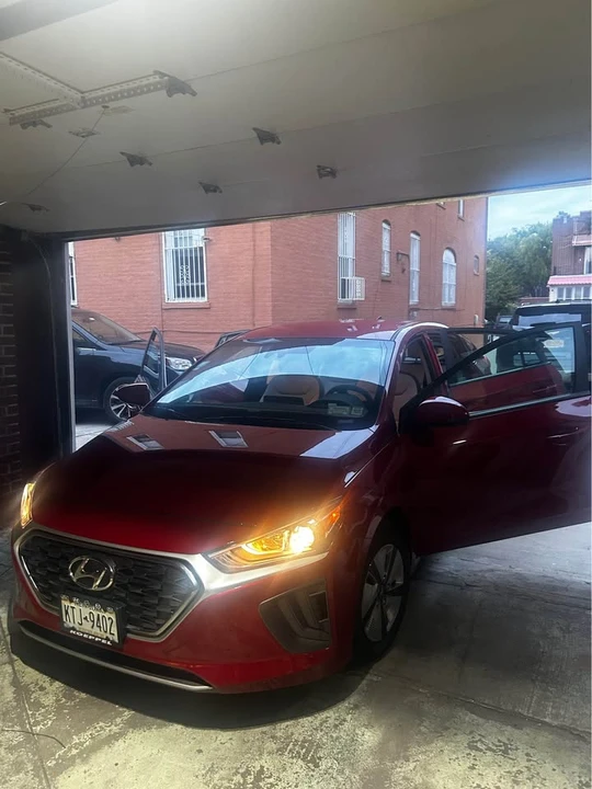 2022 Hyundai Ioniq 5 - Image 4 of 8