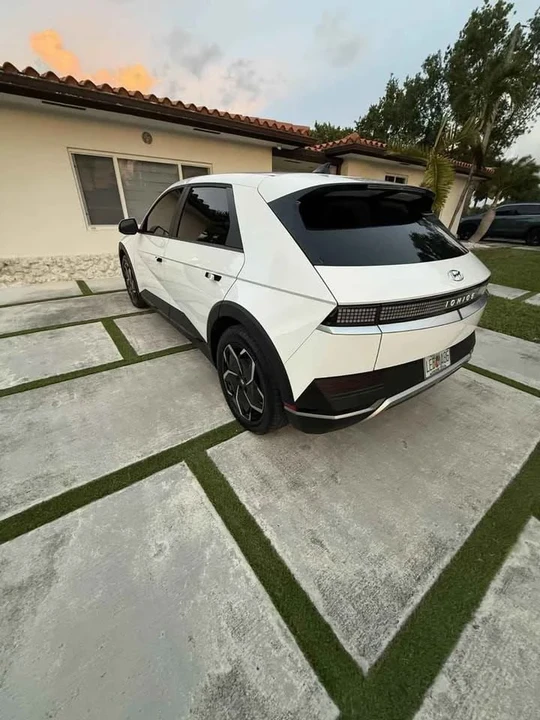 2022 Hyundai Ioniq 5 - Image 6 of 10