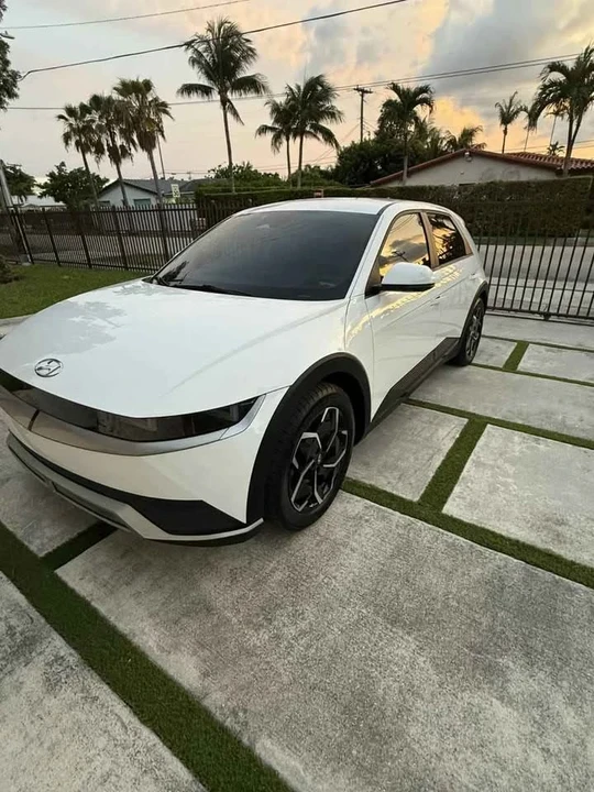 2022 Hyundai Ioniq 5 - Image 5 of 10