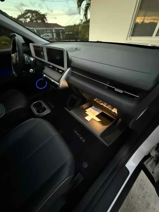 2022 Hyundai Ioniq 5 - Image 8 of 10